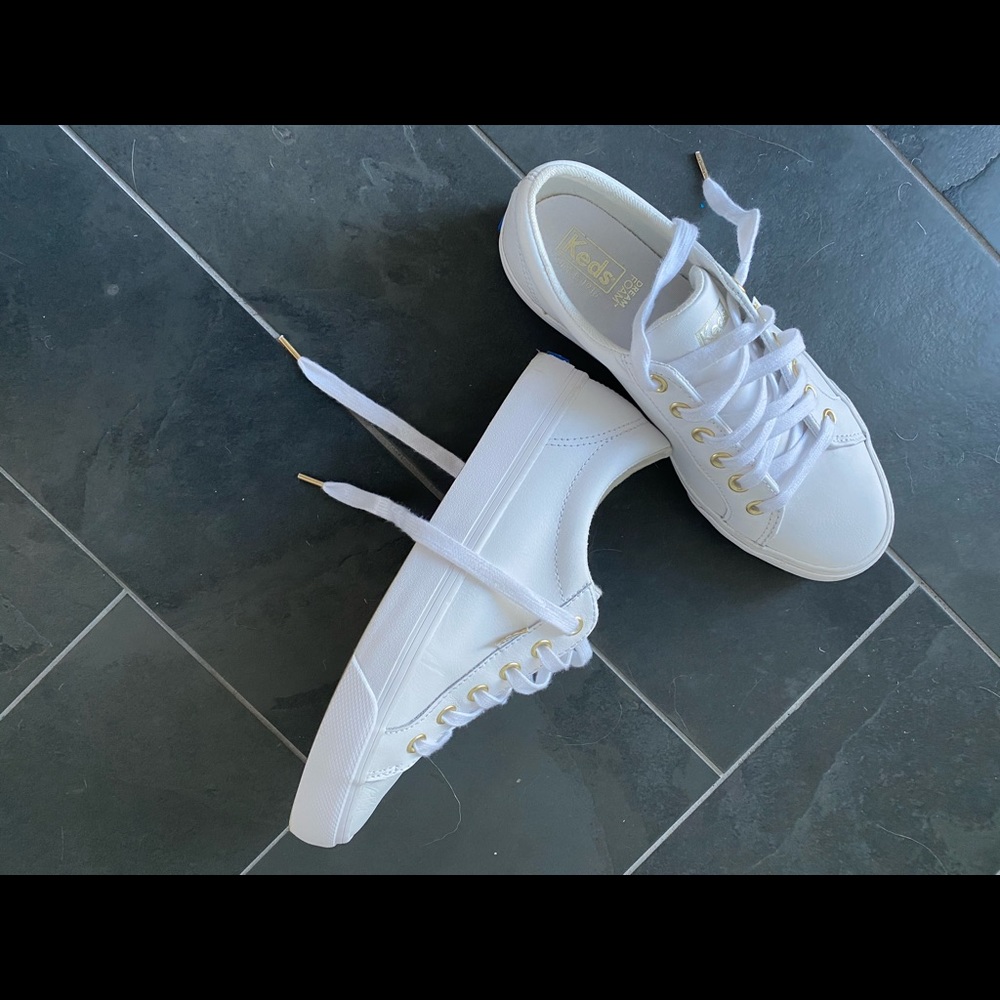 KEDS Jump Kick Leather Sneakers (size 7.5)